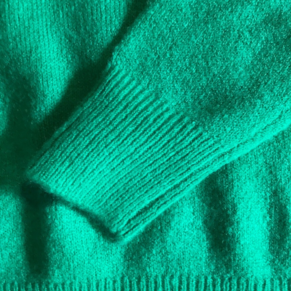 Angel Kiss Size Large Green Sweater super cozy! - Picture 6 of 8